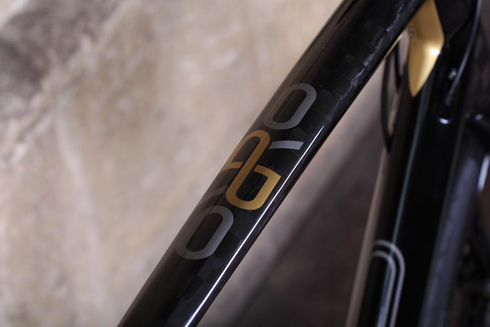 Orro Gold STC Disc - top tube decal.jpg