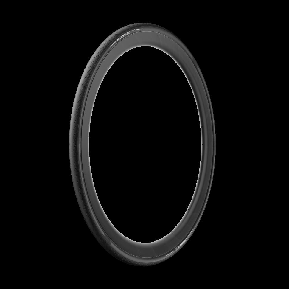2021 P ZERO Road - product