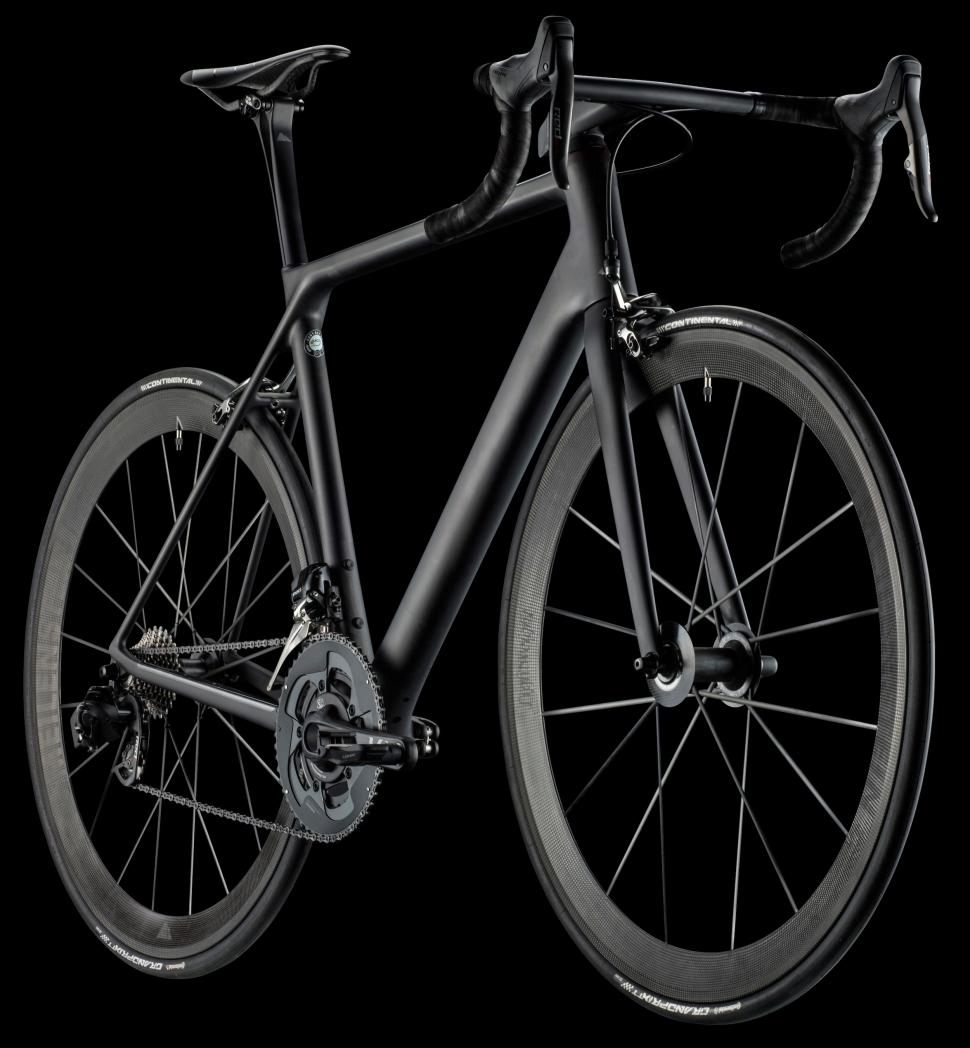 P2-Ultimate-CF-EVO-10-LTD.jpg