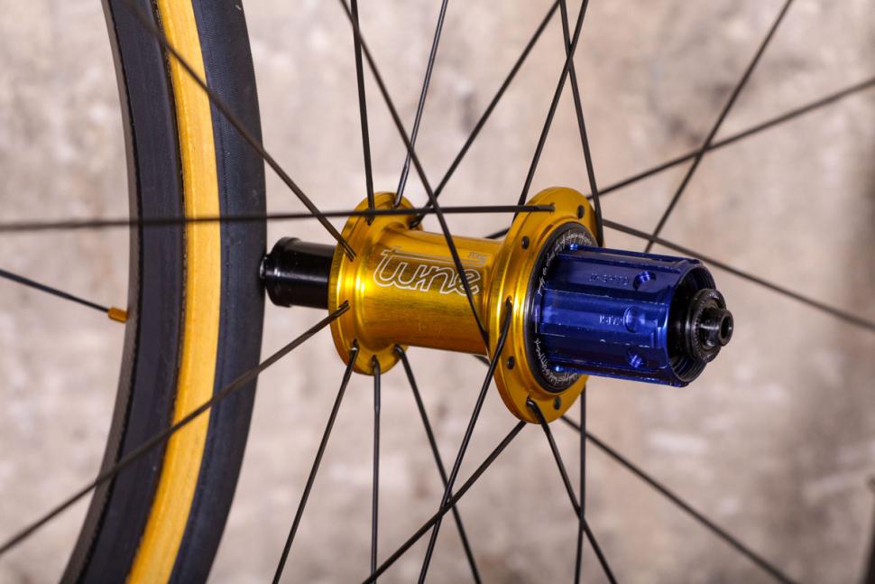 parcours_with_ryanbuildswheels_-_rear_hub_2.jpg