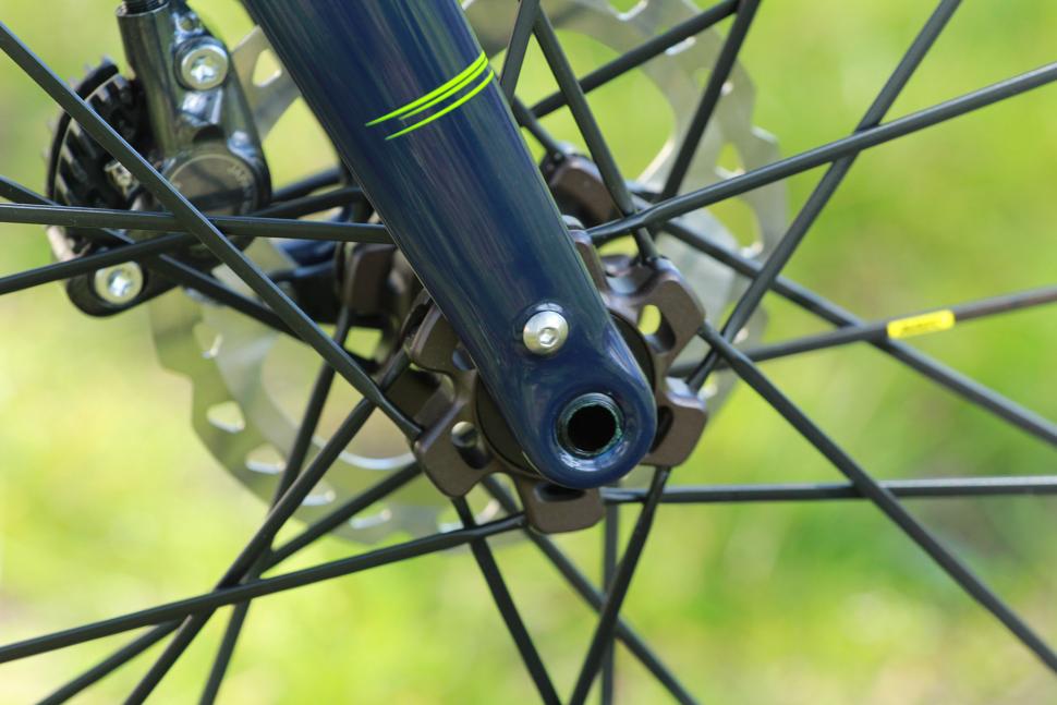 Parlee Chebacco - thru axle.jpg