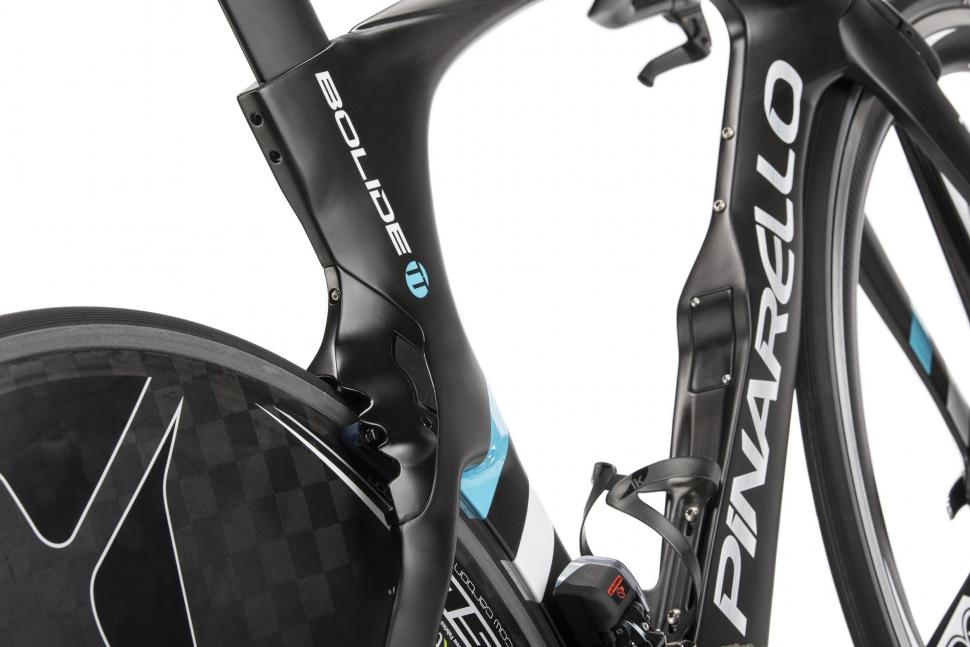 Pinarello Bolide TT - 2016 - reverse angle view rear triangle.jpg