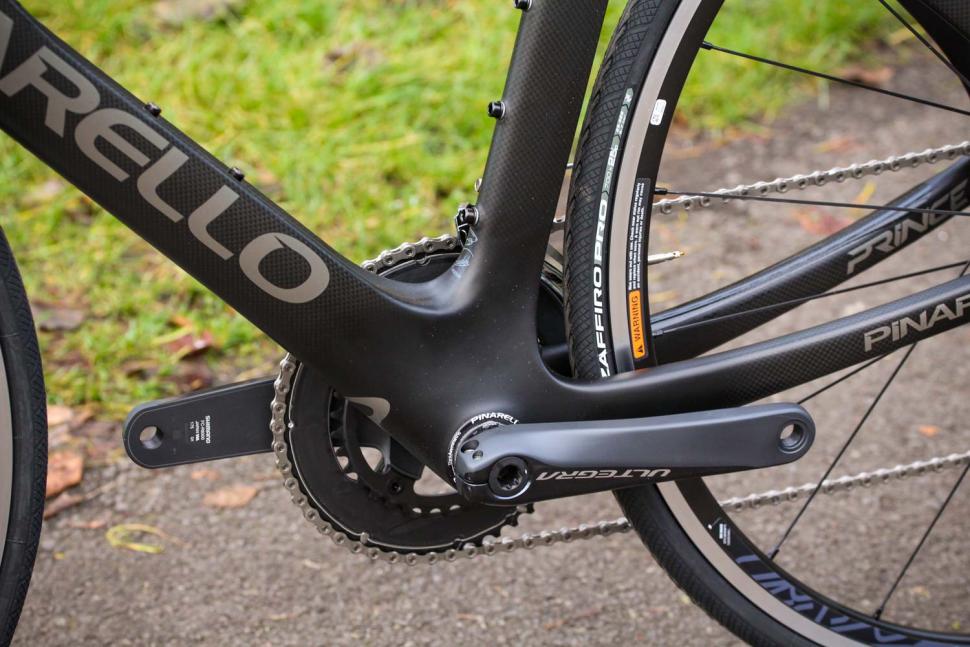 Pinarello Prince FX - bottom bracket.jpg