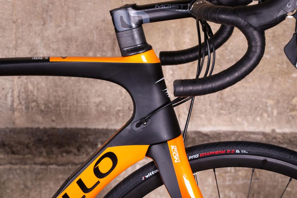 Pinarello Prince FX - head tube.jpg
