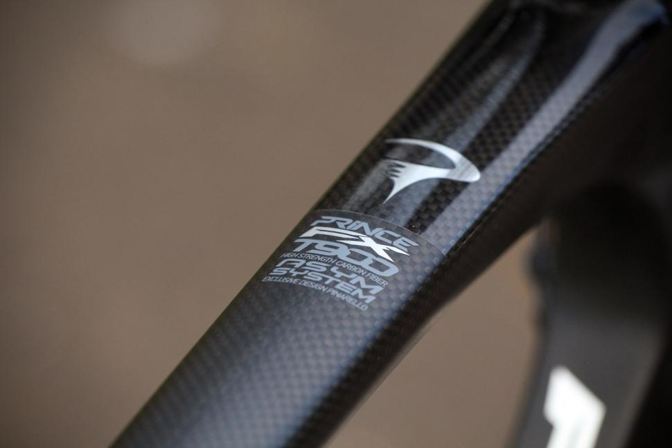Pinarello Prince FX - top tube.jpg