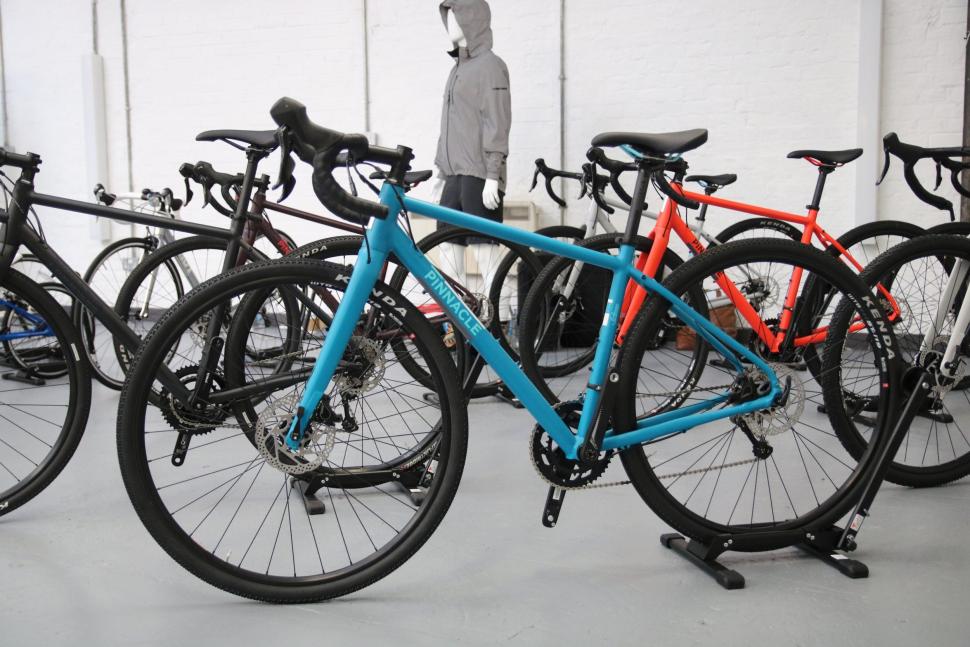 Pinnacle Arkose 2 women's 2017 1.jpg