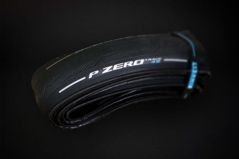 Pirelli P Zero Race 4S tyre RCCR
