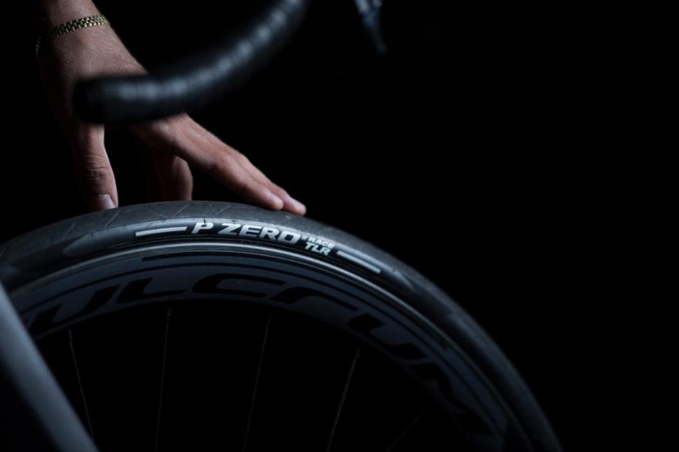 PIRELLI P ZERO VELO TLR - 4