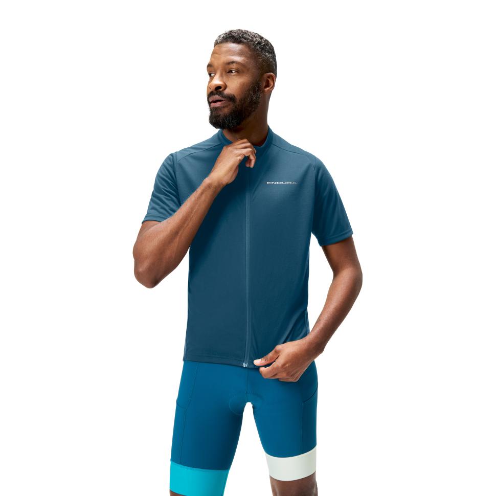 Endura Loop jersey and shorts mens