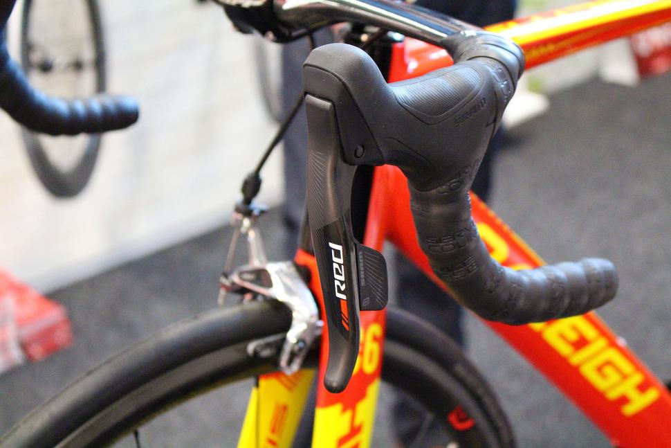 Raleigh Militis Team eTap - shifter.jpg