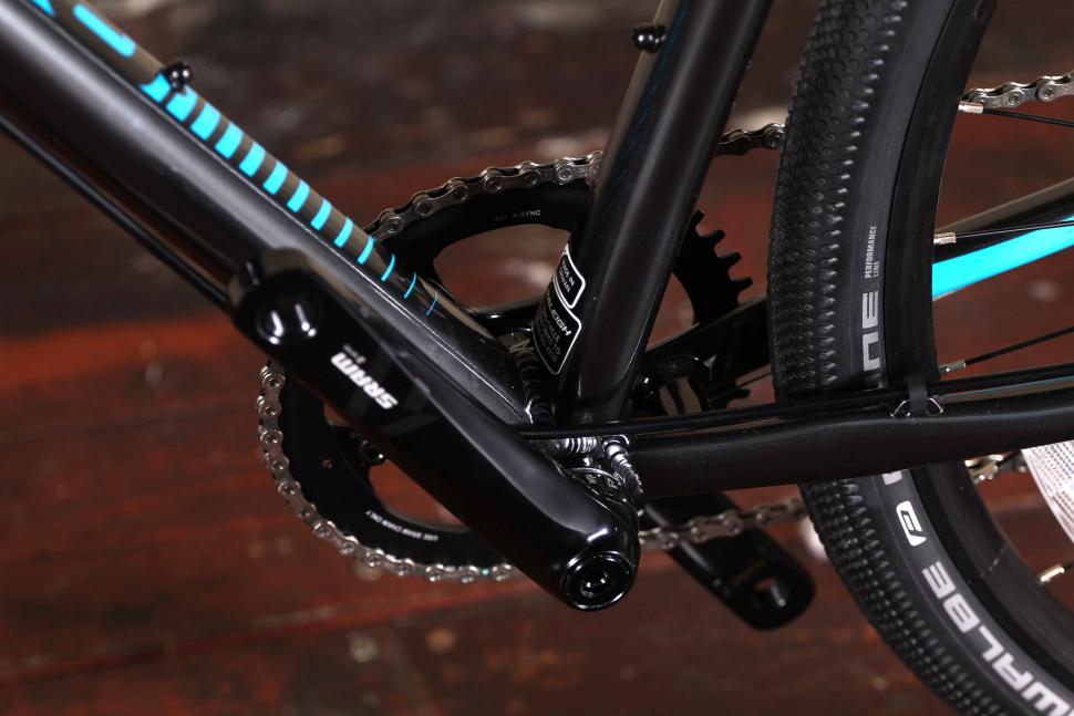 Raleigh Mustang Elite - bottom bracket.jpg