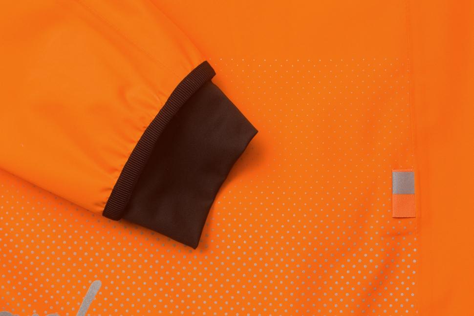 Rapha Commuter Jacket 2018 - 12.jpg