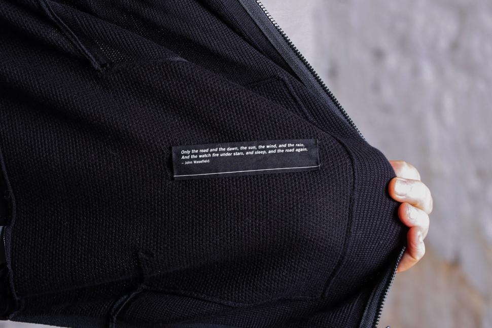 Rapha Pro Team Transfer Hoodie - inside detail.jpg