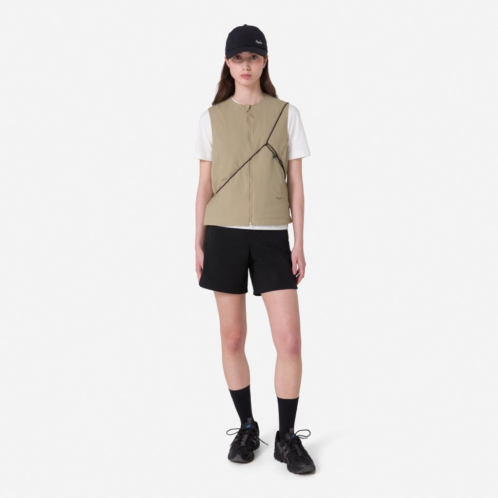 Rapha sportswear collection BKM01XX_BSF_Essentials-Bag_H124_model_8-High_Res-Final