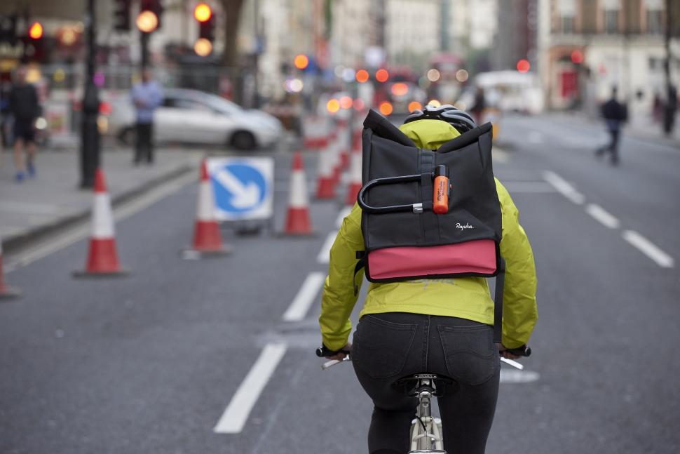 Rapha_Commuter_Bag SS19_27