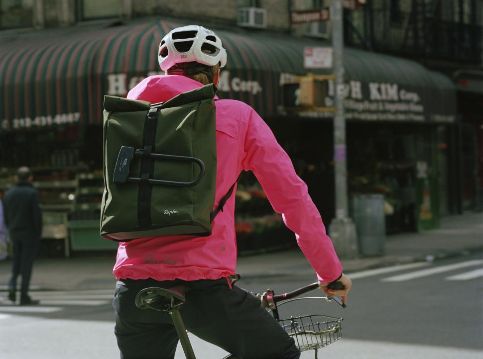 Rapha_Commuter_Bag SS19_47
