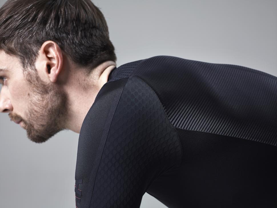 rapha_pro_team_aero1.jpg