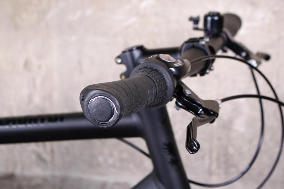 Reid Blacktop - grip.jpg