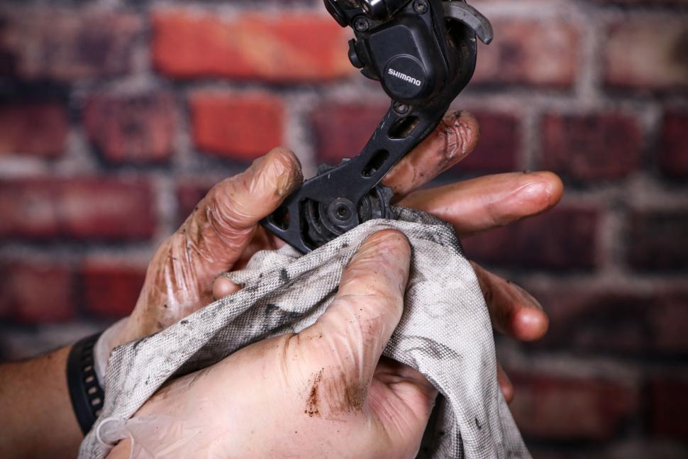 Replacing a bike chain - 13 - cleaning the rear mech.jpg