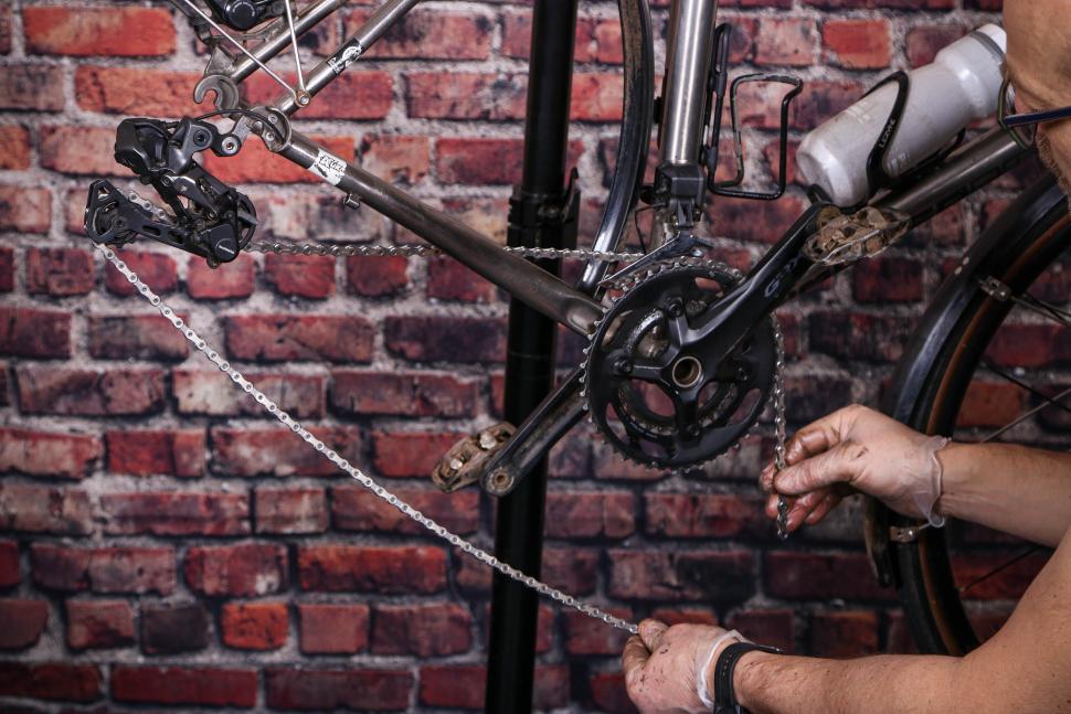 Replacing a bike chain - 22 - routing the new chain.jpg