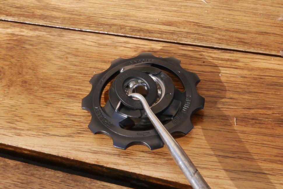 Replacing Jockey Wheels-2