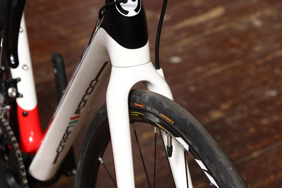 Ribble Gran Fondo - fork clearance.jpg