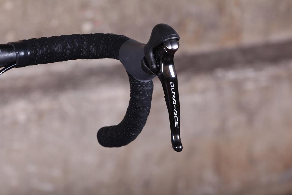 Ritchey Breakaway Carbon - bar and shifter 2.jpg