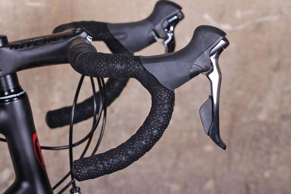 Ritchey Breakaway Carbon - bar and shifter.jpg