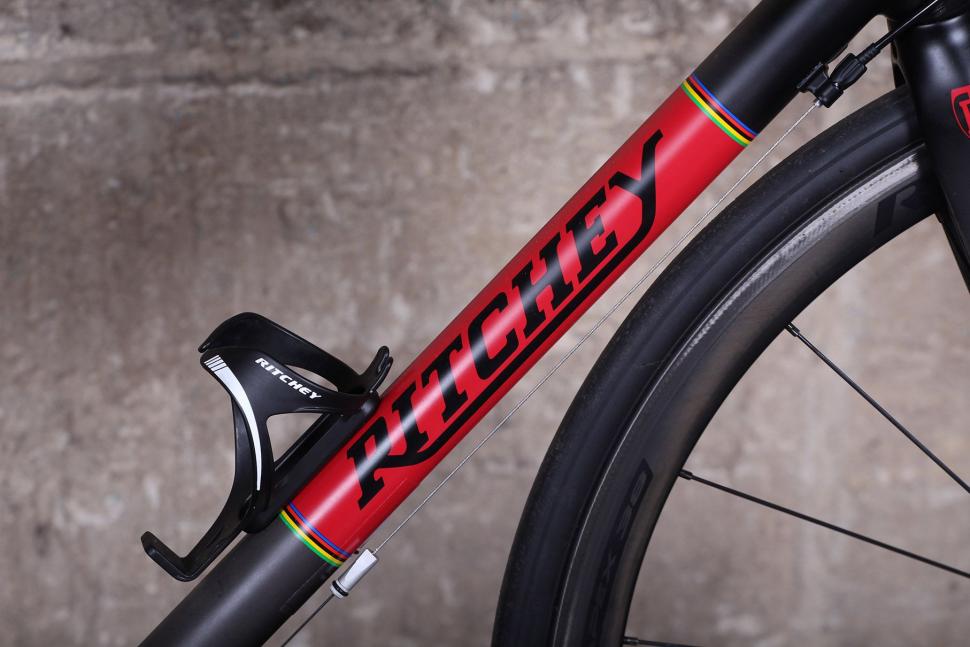 Ritchey Breakaway Carbon - down tube.jpg