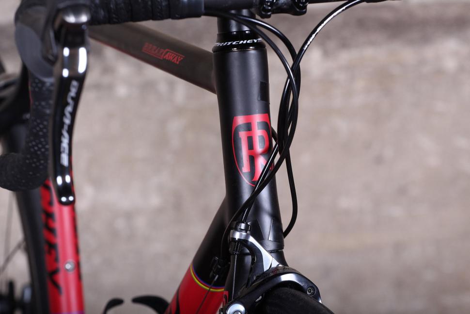 Ritchey Breakaway Carbon - head tube badge.jpg