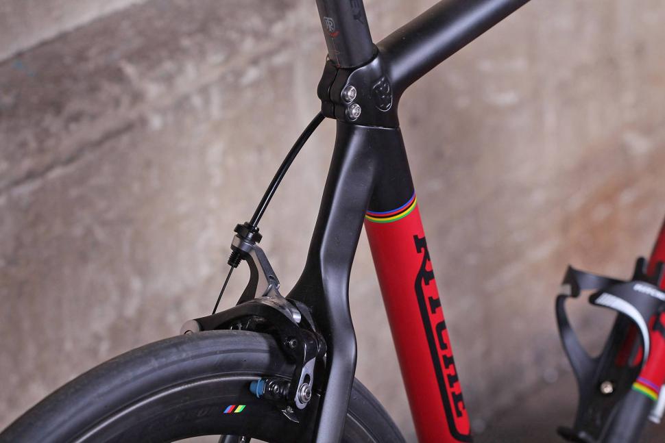 Ritchey Breakaway Carbon - monostay.jpg