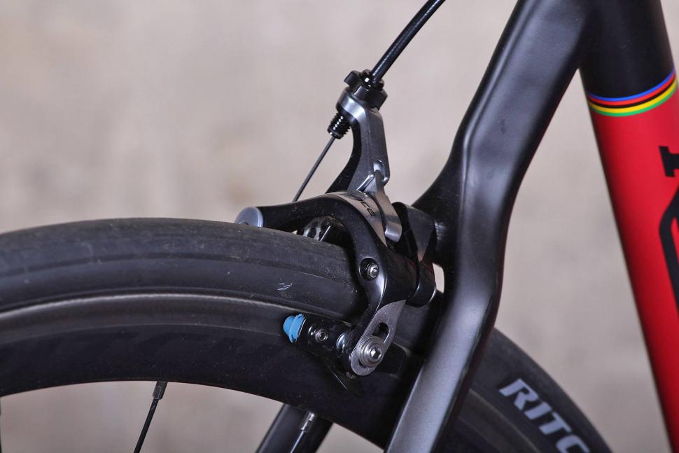 Ritchey Breakaway Carbon - rear brake 2.jpg