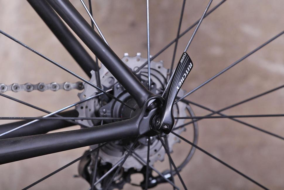 Ritchey Breakaway Carbon - rear dropout.jpg