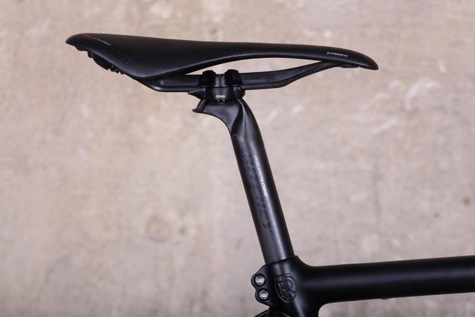 Ritchey Breakaway Carbon - saddle and post.jpg
