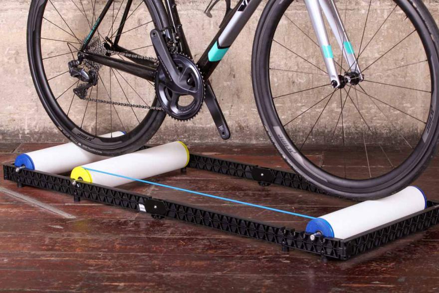 roodoltrackfoldingrollers-withbike