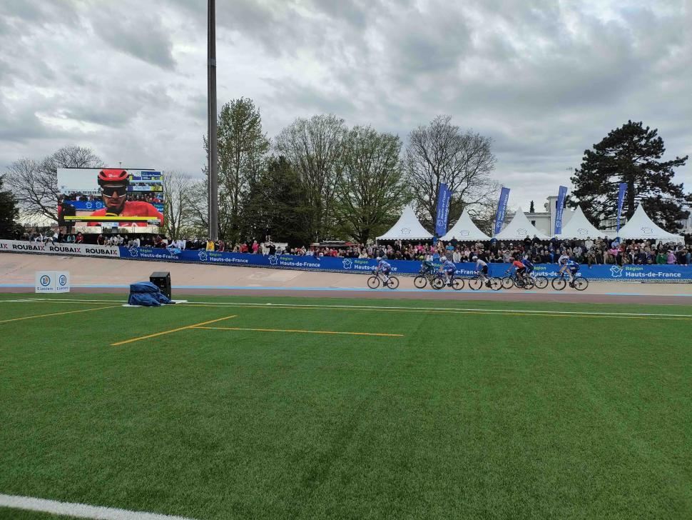 Roubaix velodrome 2 (image: Ryan Mallon)