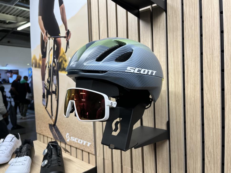 Scott helmet and sunglasses Rouleur 20231
