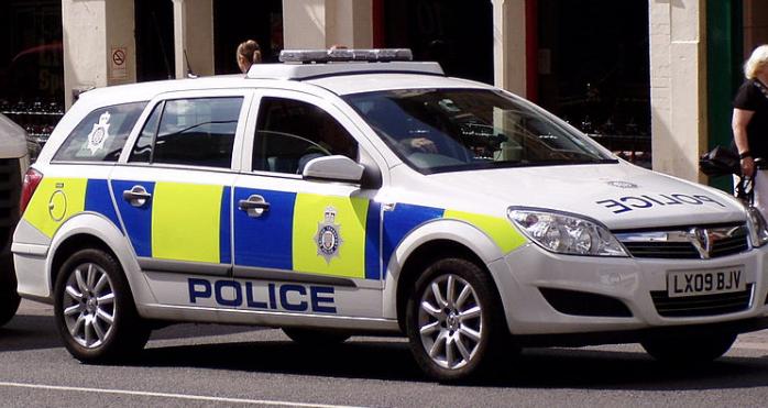 police car - wikimedia commons