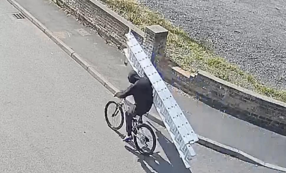 Ladder thief (Nottinghamshire Police)