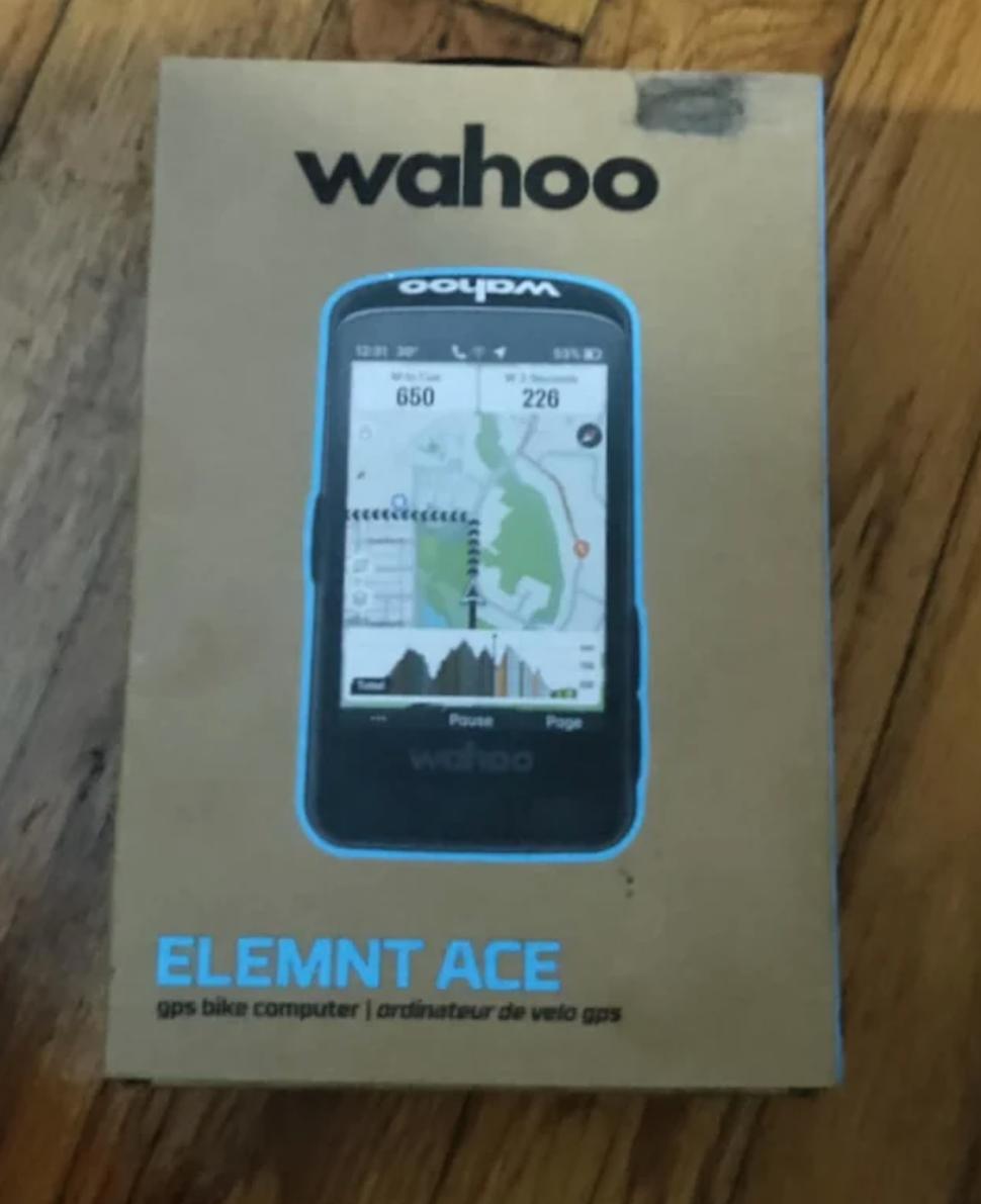 Wahoo Elmnt Ace r/wahoofitness