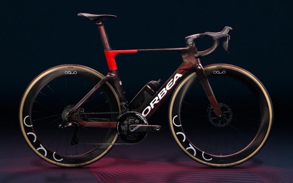 2025 Orbea Orca Lotto team bike