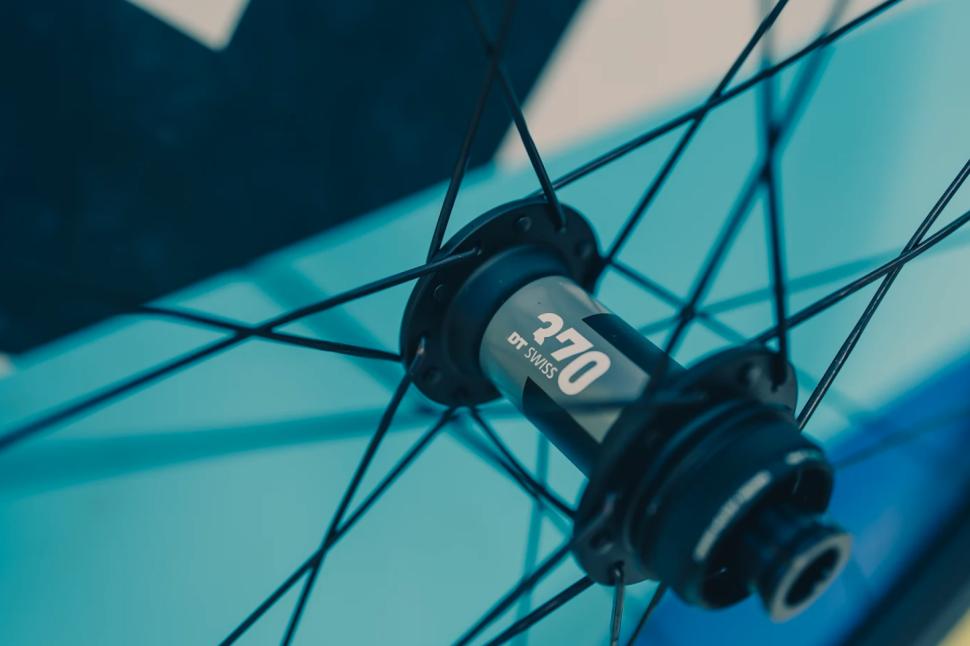 2025 Van Rysel VR 50 carbon wheels hub
