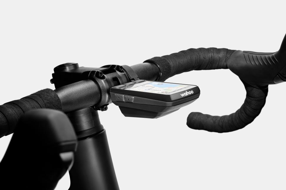 2025 Wahoo Elemnt Roam 3 side