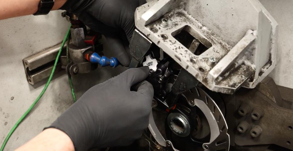2025 expensive vs cheap brake pads testing