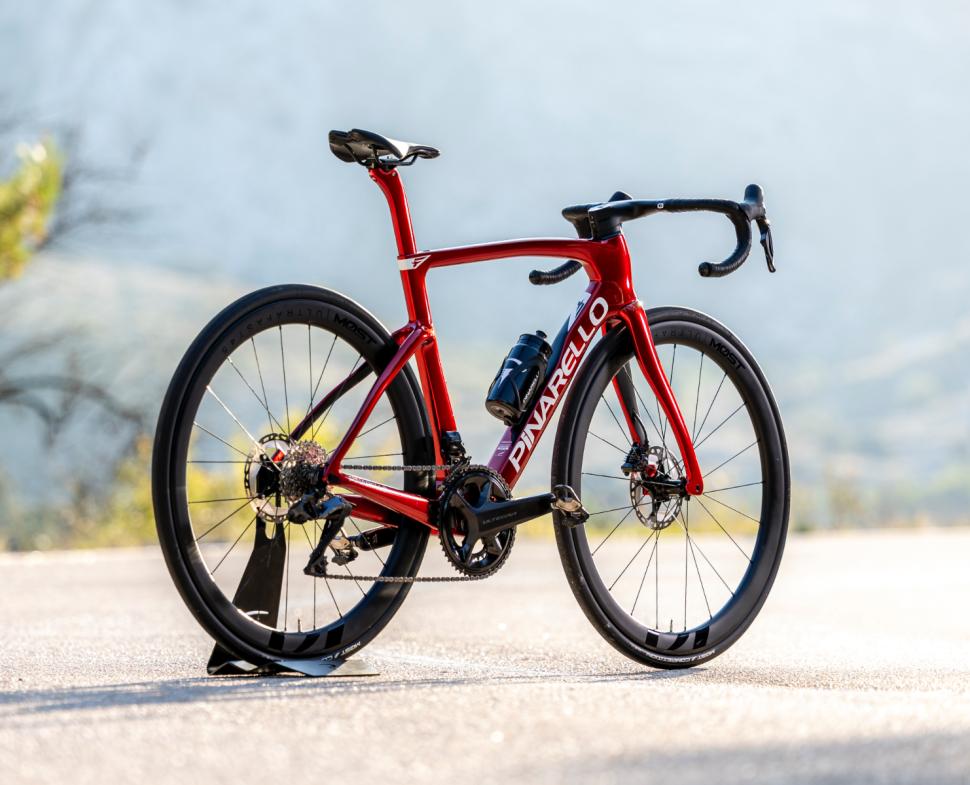 2025 Pinarello Dogma F Lifestyle