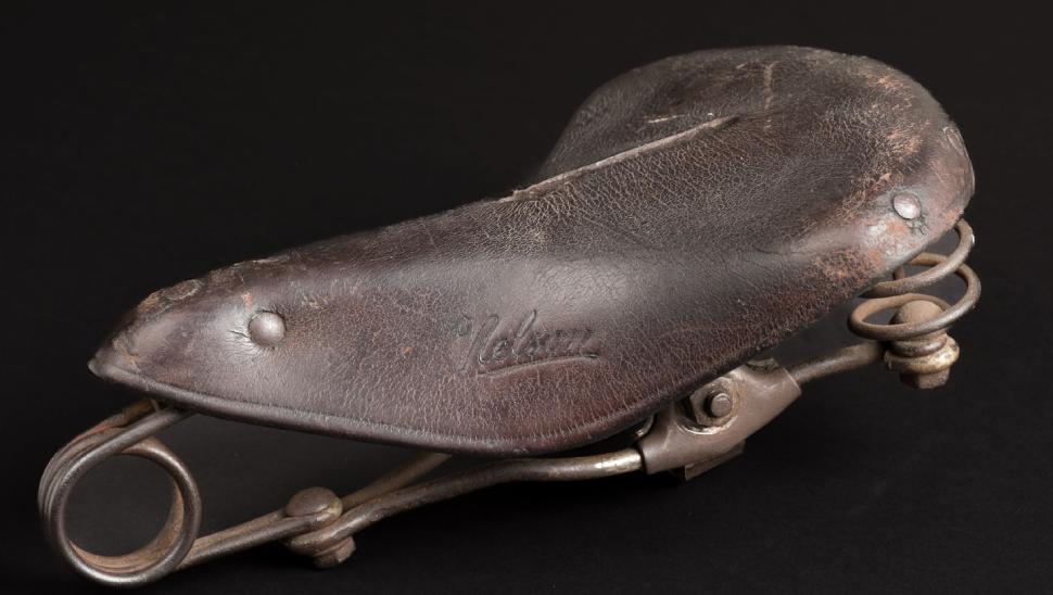 Einstein's saddle 
