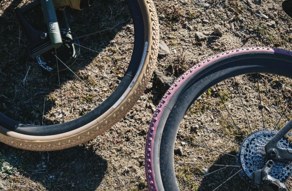Panaracer GravelKing X1 TLR colour edition gravel tyres