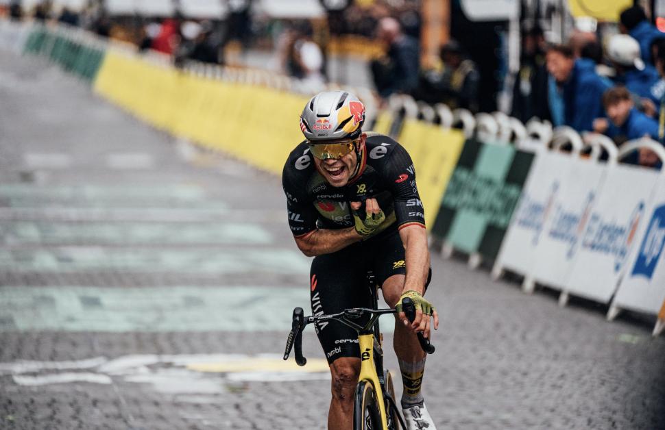 2025 Wout van Aert Tour de France stage 21 win Zac Williams/SWpix.com