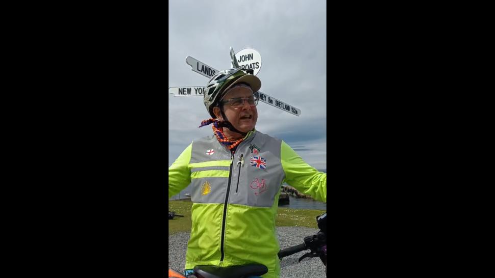 Timmy Mallett John O'Groats (screenshot Twitter video)