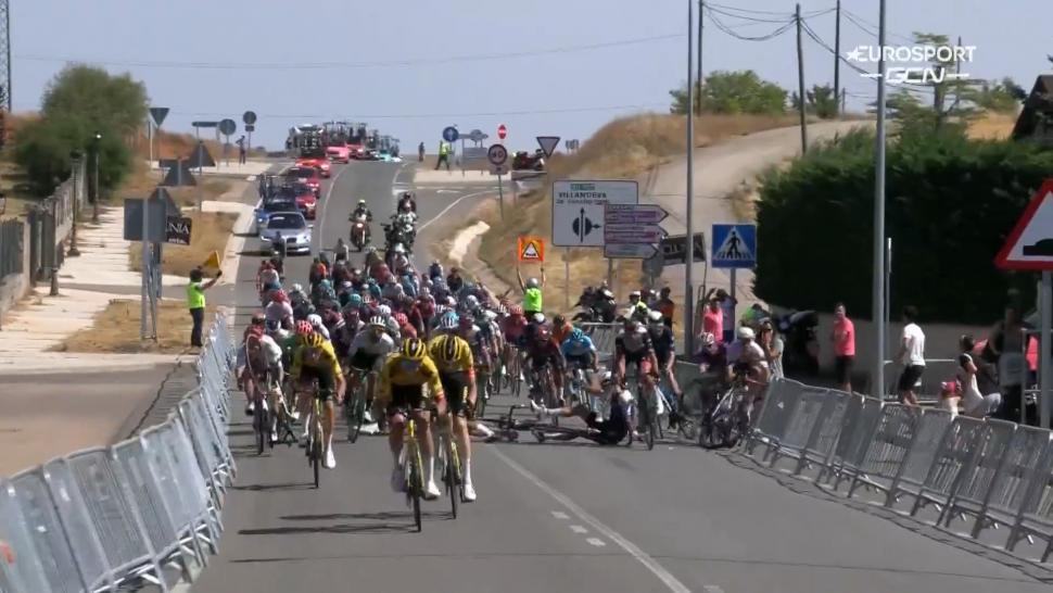 Burgos crash (GCN/Eurosport)